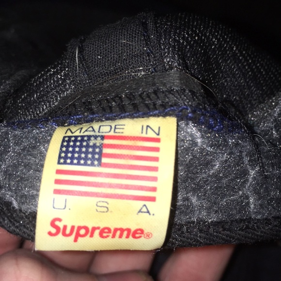Supreme hat - Picture 2 of 2